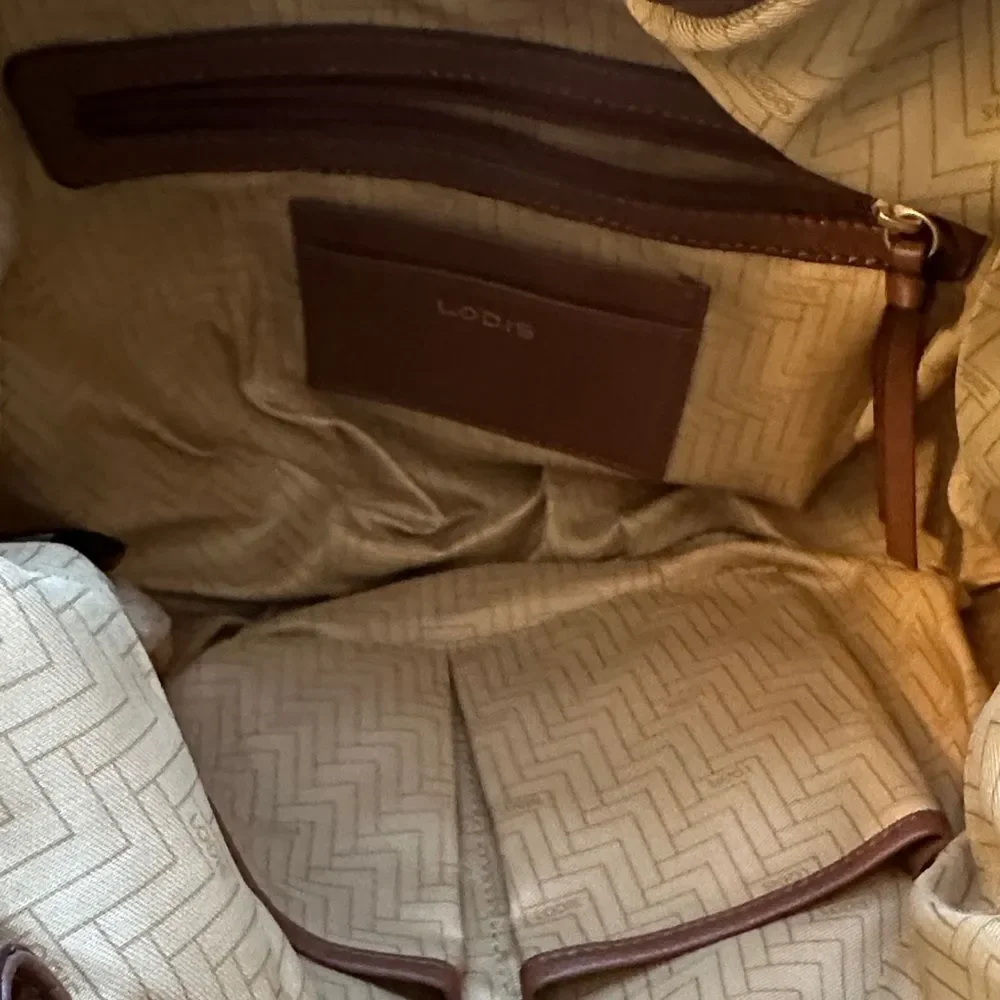 Lodis elegant leather